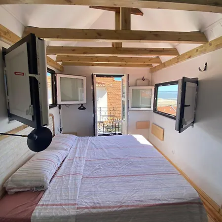 Duplex Alfama, River Views & Hydromassage Apartamento
