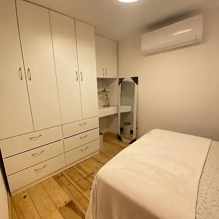 Duplex Alfama, River Views & Hydromassage *