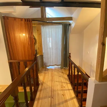 Duplex Alfama, River Views & Hydromassage