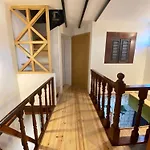 Duplex Alfama, River Views & Hydromassage 아파트 리스본