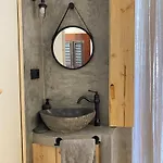 Duplex Alfama, River Views & Hydromassage